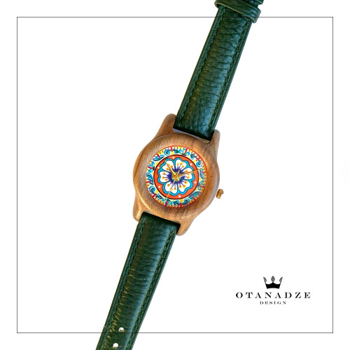 ხელნაკეთი საათი მწვანე სამაჯურით